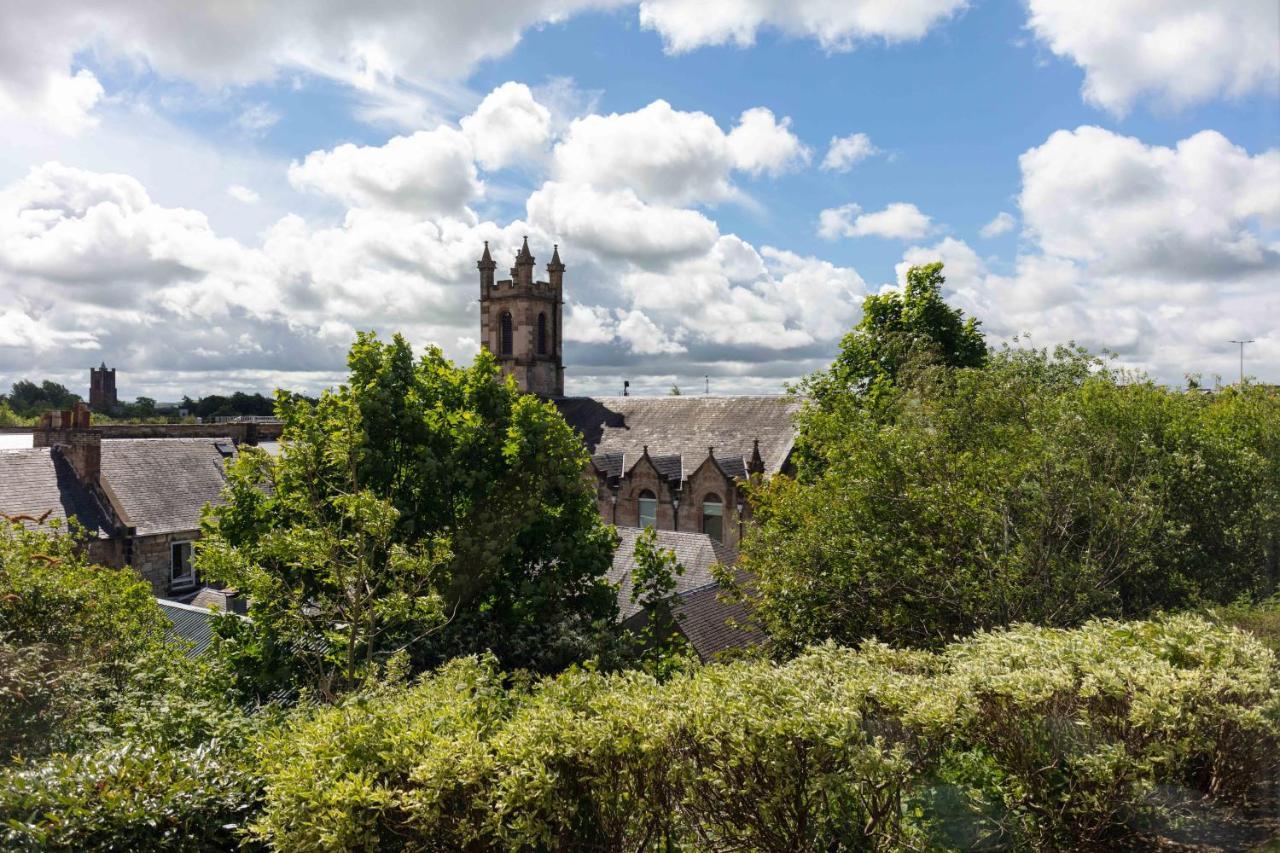 Walker Suite No 60 - Donnini Apartments Kilmarnock Bagian luar foto
