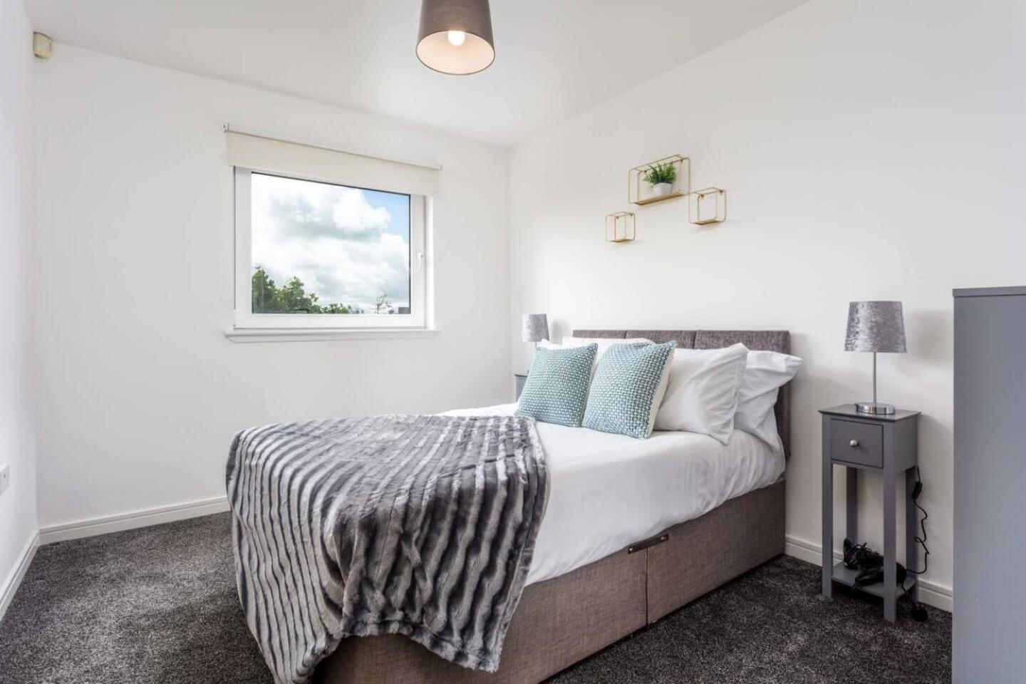 Walker Suite No 60 - Donnini Apartments Kilmarnock Bagian luar foto