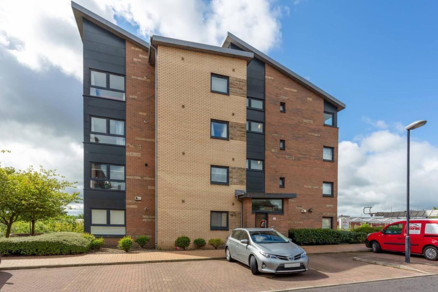 Walker Suite No 60 - Donnini Apartments Kilmarnock Bagian luar foto